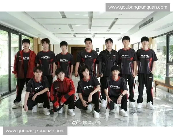 世界杯各国最终大名单公布 强队新星齐聚赛场期待荣耀之战